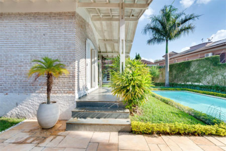 Casa Térrea à venda com 3 suítes em Interlagos, São Paulo, SP