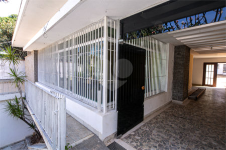 Casa Térrea à venda com 4 quartos, sendo 1 suíte,  em Brooklin Velho, São Paulo, SP