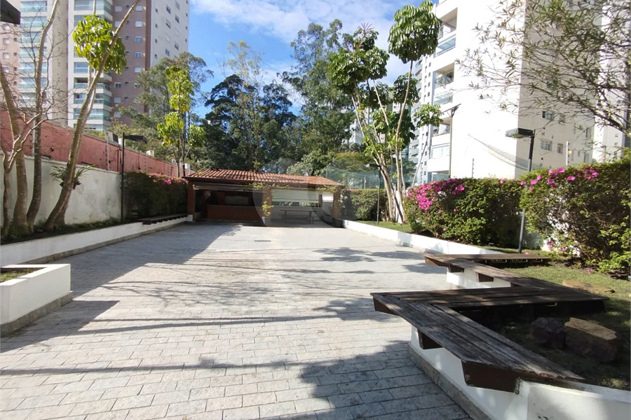 Apartamento para alugar com 3 quartos, sendo 1 suíte, em Morumbi, São Paulo, SP
