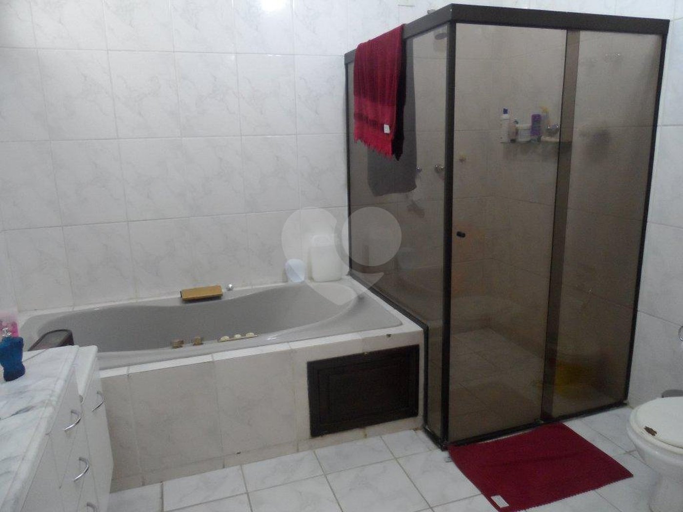 Sobrado à venda com 5 quartos, sendo 3 suítes, em Interlagos, São Paulo, SP