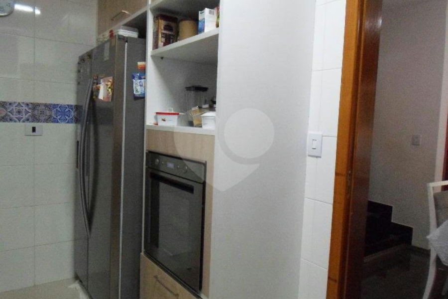 Casa à venda com 3 quartos, sendo 1 suíte, no condomínio Fernandes, São Paulo - SP