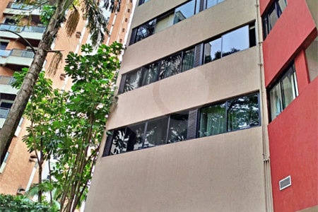 Apartamento à venda com 3 quartos, sendo 1 suíte,  em Jardim Parque Morumbi, São Paulo, SP