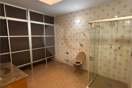 Sobrado à venda com 4 quartos no Centro, Salto, SP