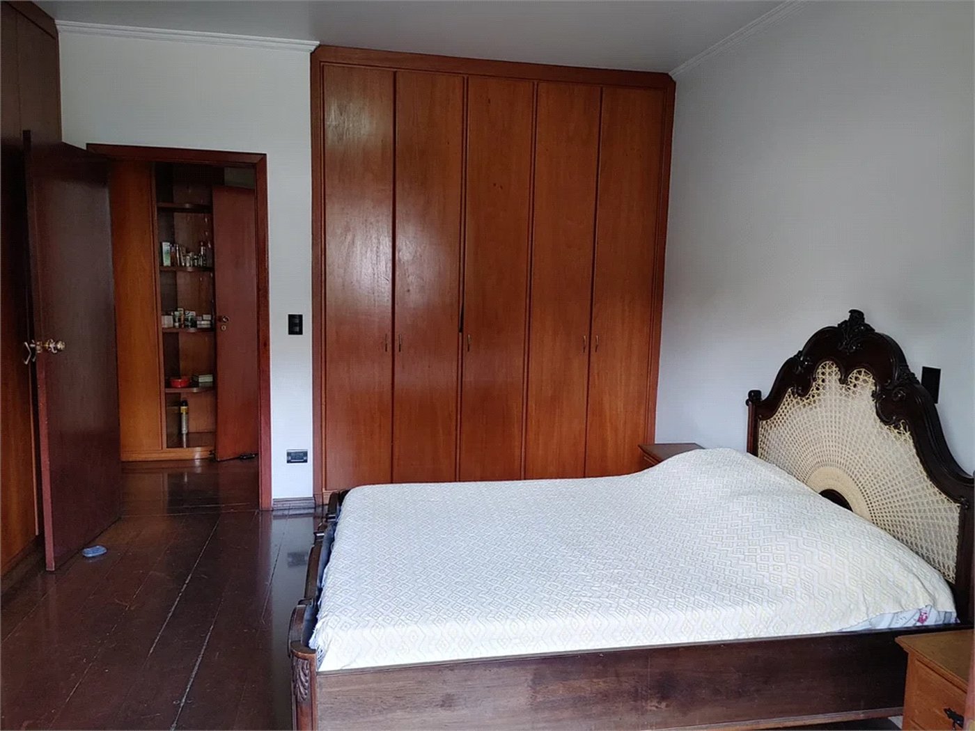 Casa à venda com 4 quartos, sendo 2 suítes, em Parque dos Príncipes, São Paulo, SP