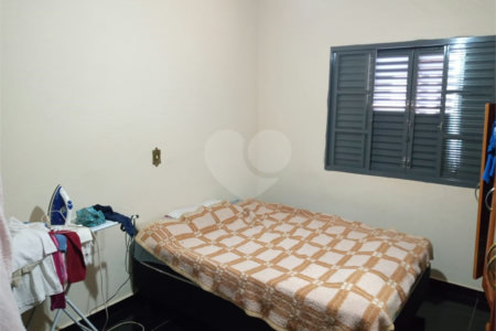Casa à venda com 2 quartos no Centro, Araraquara, SP