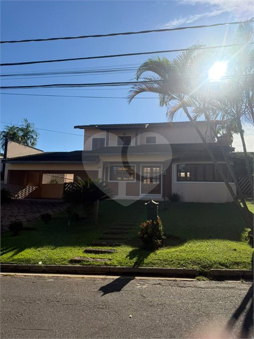 Casa para alugar com 4 quartos, sendo 2 suítes, no condomínio Estância Marambaia, Vinhedo - SP