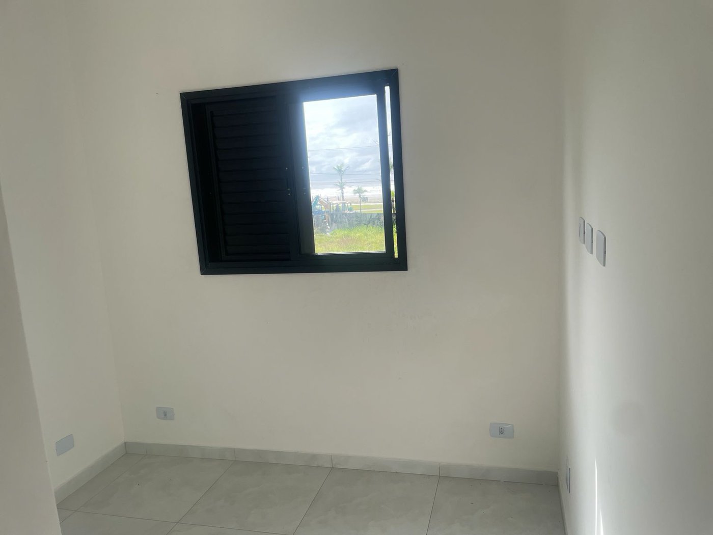 Casa de Vila à venda com 2 quartos, sendo 1 suíte, Pé na areia!!!