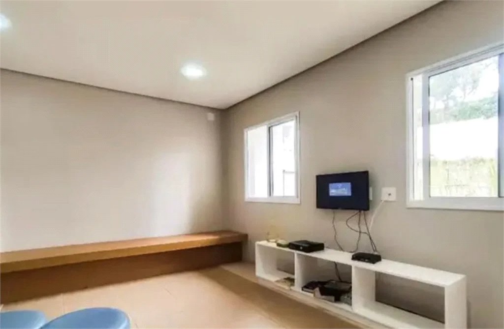 Apartamento à venda com 3 quartos, sendo 1 suíte, em Parque Reboucas, São Paulo, SP