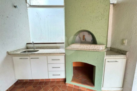 Casa à venda com 3 quartos, sendo 1 suíte,  no condomínio Residencial Recanto dos Paturis, Vinhedo - SP
