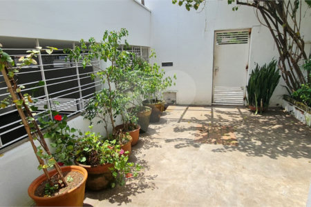 Sobrado à venda com 5 quartos, sendo 4 suítes, em Brooklin Velho, São Paulo, SP