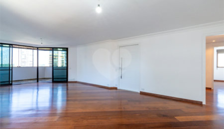 Apartamento à venda com 4 quartos, sendo 3 suítes, em Campo Belo, São Paulo, SP