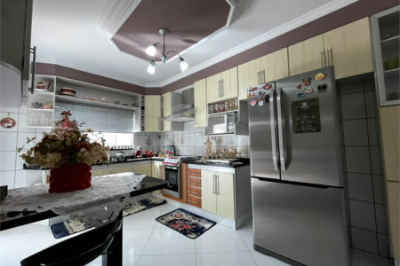 Casa à venda com 3 quartos, sendo 1 suíte, em Vila Nastri, Itapetininga, SP