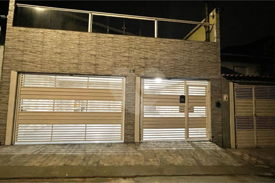 Sobrado à venda com 4 quartos, sendo 1 suíte, em Tremembé, São Paulo, SP