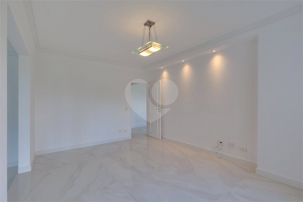 Apartamento à venda com 4 suítes em Jardim Marajoara, São Paulo, SP