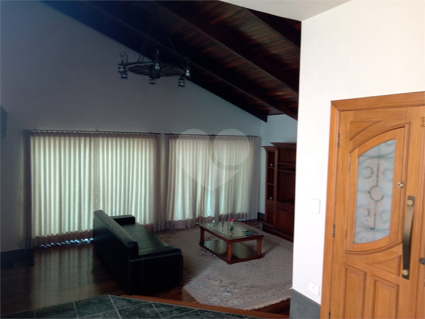 Sobrado à venda ou para alugar com 4 quartos, sendo 2 suítes, em Serra da Cantareira, Mairiporã, SP
