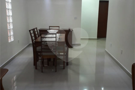 Casa Térrea à venda com 3 quartos, sendo 1 suíte,  em Vila Áurea, Poá, SP