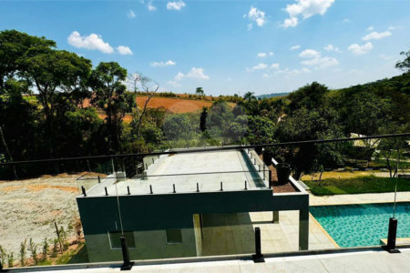 Casa à venda com 4 suítes no condomínio Associação Portal Ouro Verde, Atibaia - SP