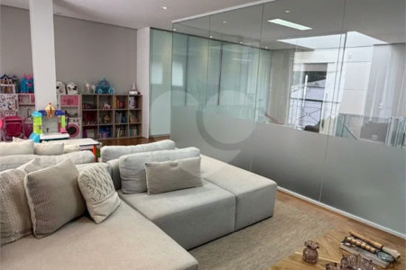 Casa à venda com 4 suítes no condomínio Vilas das Paineiras, São Paulo - SP