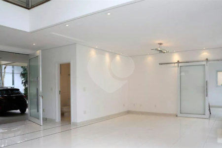 Casa à venda com 3 suítes no condomínio Residencial Morumbi, São Paulo - SP