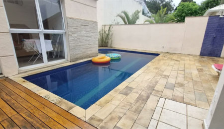 Casa à venda com 4 quartos, sendo 2 suítes,  no condomínio Casas de Windsor, São Paulo - SP