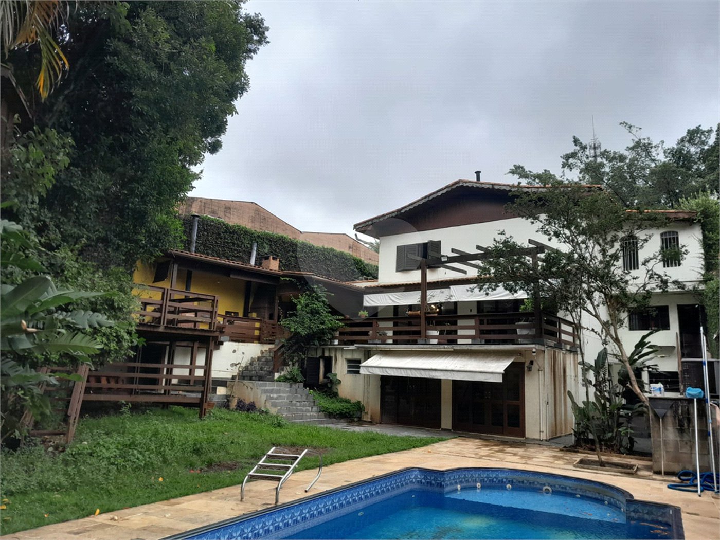 Sobrado à venda com 6 quartos, sendo 3 suítes, em Rolinópolis, São Paulo, SP
