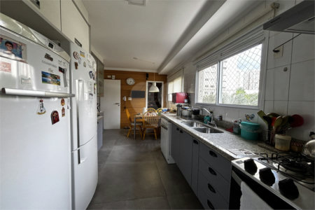 Apartamento para alugar com 3 suítes em Vila Romana, São Paulo, SP