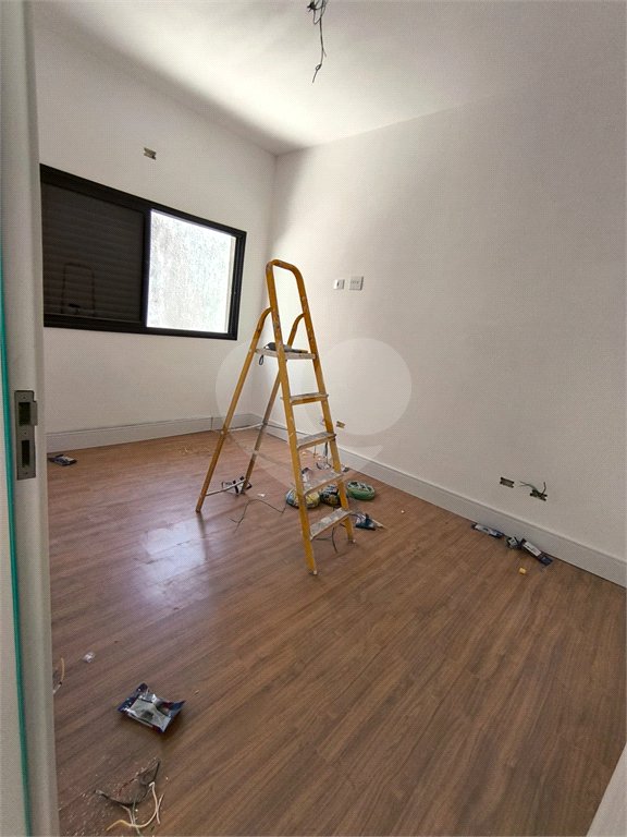 Casa à venda com 3 quartos, sendo 1 suíte, no condomínio Villagio Brasil, Atibaia - SP
