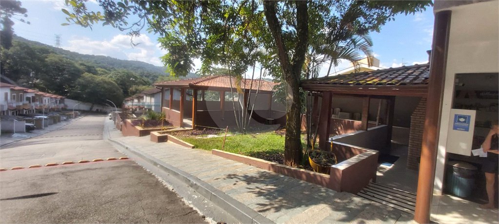 Casa à venda com 2 quartos no condomínio Parque das Araucárias, São Paulo - SP