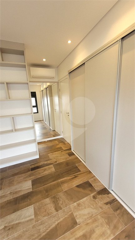 Apartamento de 2 quartos mobiliado à venda no Paraíso