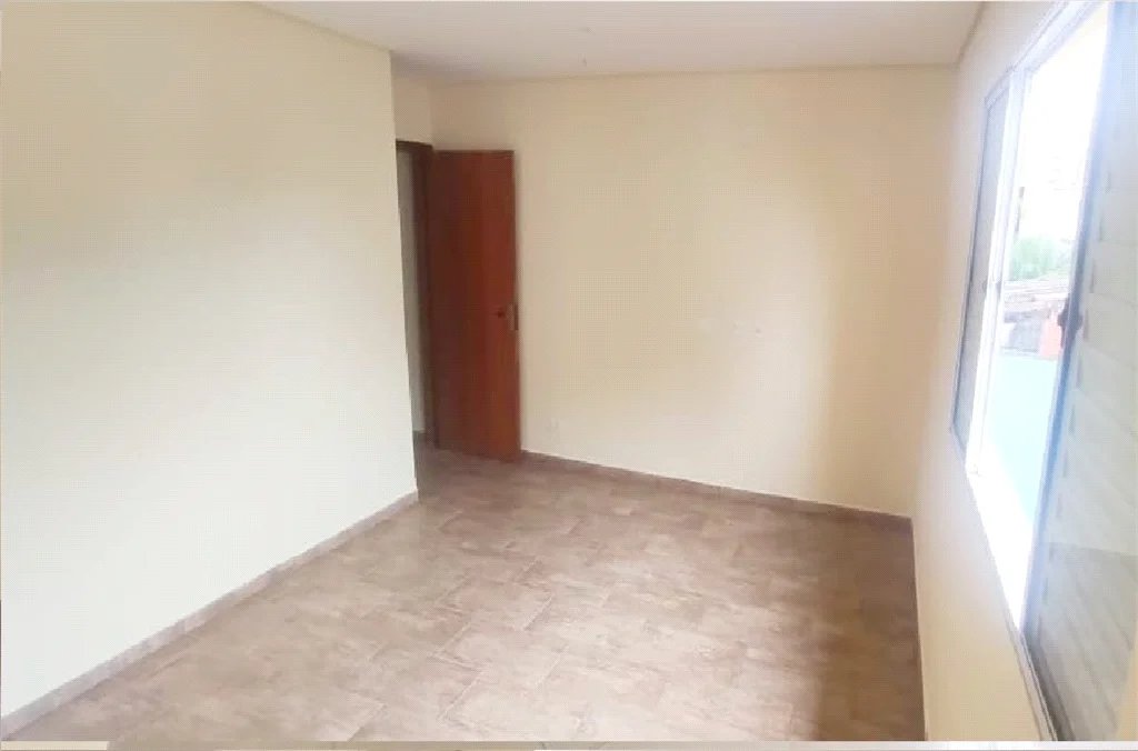 Sobrado à venda com 3 quartos, sendo 1 suíte, em Cidade São Francisco, São Paulo, SP