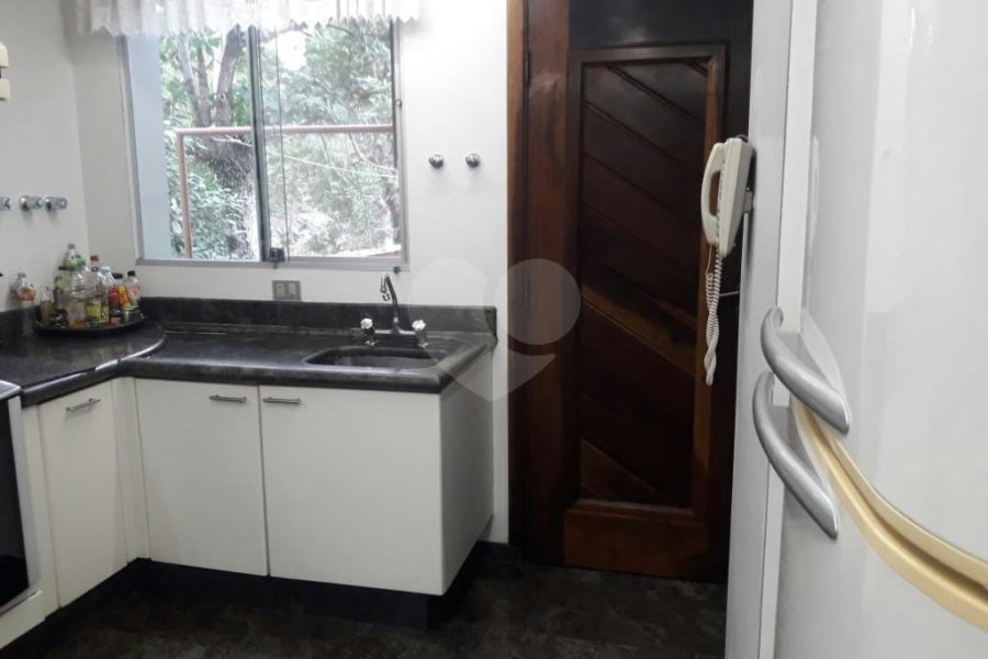 Sobrado à venda com 6 quartos, sendo 2 suítes, em Horto Florestal, São Paulo, SP