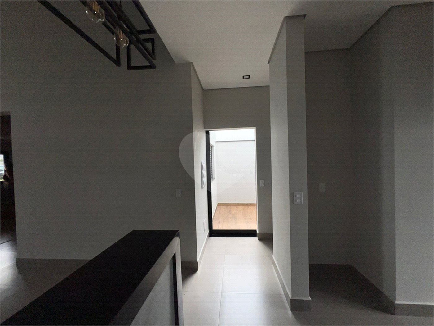 Casa à venda com 3 quartos, sendo 1 suíte, no condomínio Horto Florestal Villagio, Sorocaba - SP