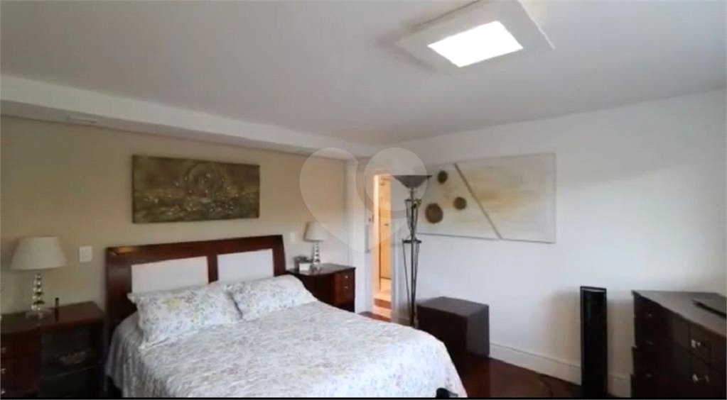 Casa à venda com 5 suítes no condomínio Parque Arco Iris, Atibaia - SP