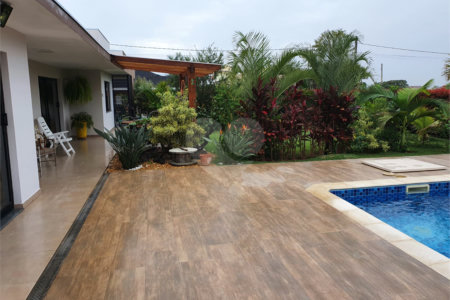 Casa à venda com 3 suítes no condomínio Village Ipanema 1, Araçoiaba da Serra - SP