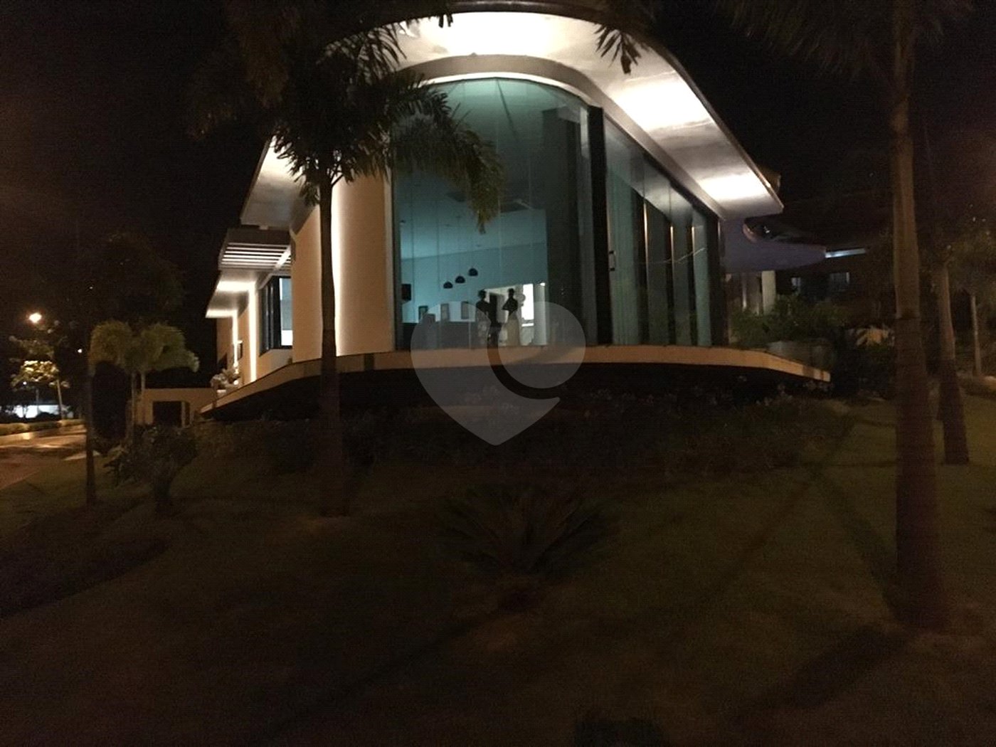 Casa à venda com 4 suítes no condomínio São Joaquim, Vinhedo - SP