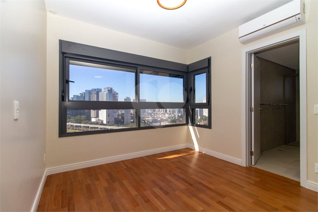 Apartamento à venda ou para alugar com 3 suítes em Jardim Morumbi, São Paulo, SP