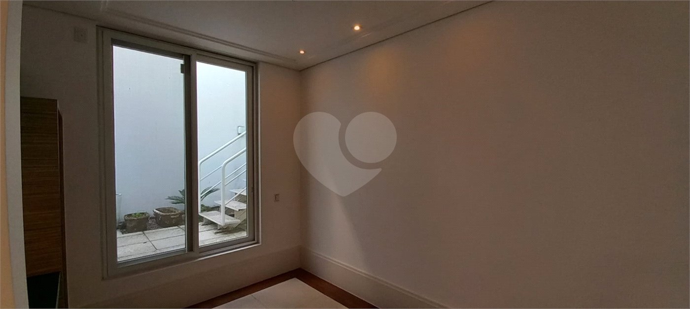 Sobrado à venda ou para alugar com 7 quartos, sendo 4 suítes,  em Cidade Jardim, São Paulo, SP