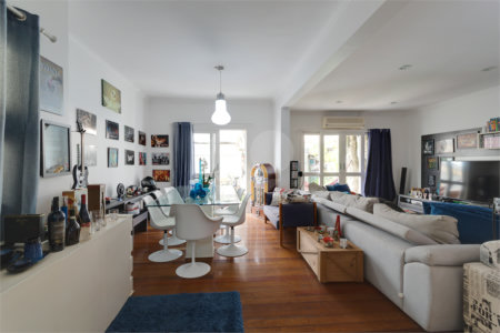 Casa à venda com 4 quartos, sendo 2 suítes, no condomínio Villa Franz Schubert, São Paulo - SP