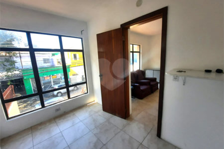 Sobrado à venda ou para alugar com 8 quartos, sendo 2 suítes, em Santo Amaro, São Paulo, SP