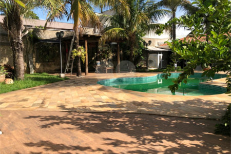 Casa à venda com 4 quartos, sendo 2 suítes, no condomínio Zuleika Jabour, Salto - SP