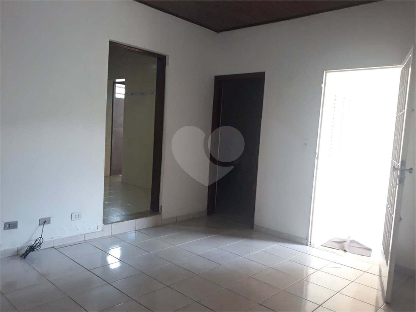 Casa à venda com 4 quartos, sendo 1 suíte, no Centro, São Roque, SP