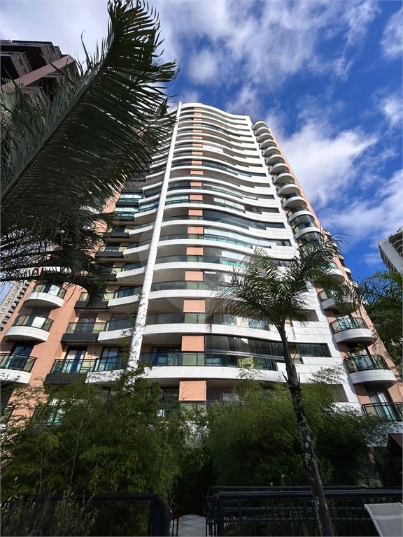 Apartamento à venda com 3 suítes em Vila Suzana, São Paulo, SP