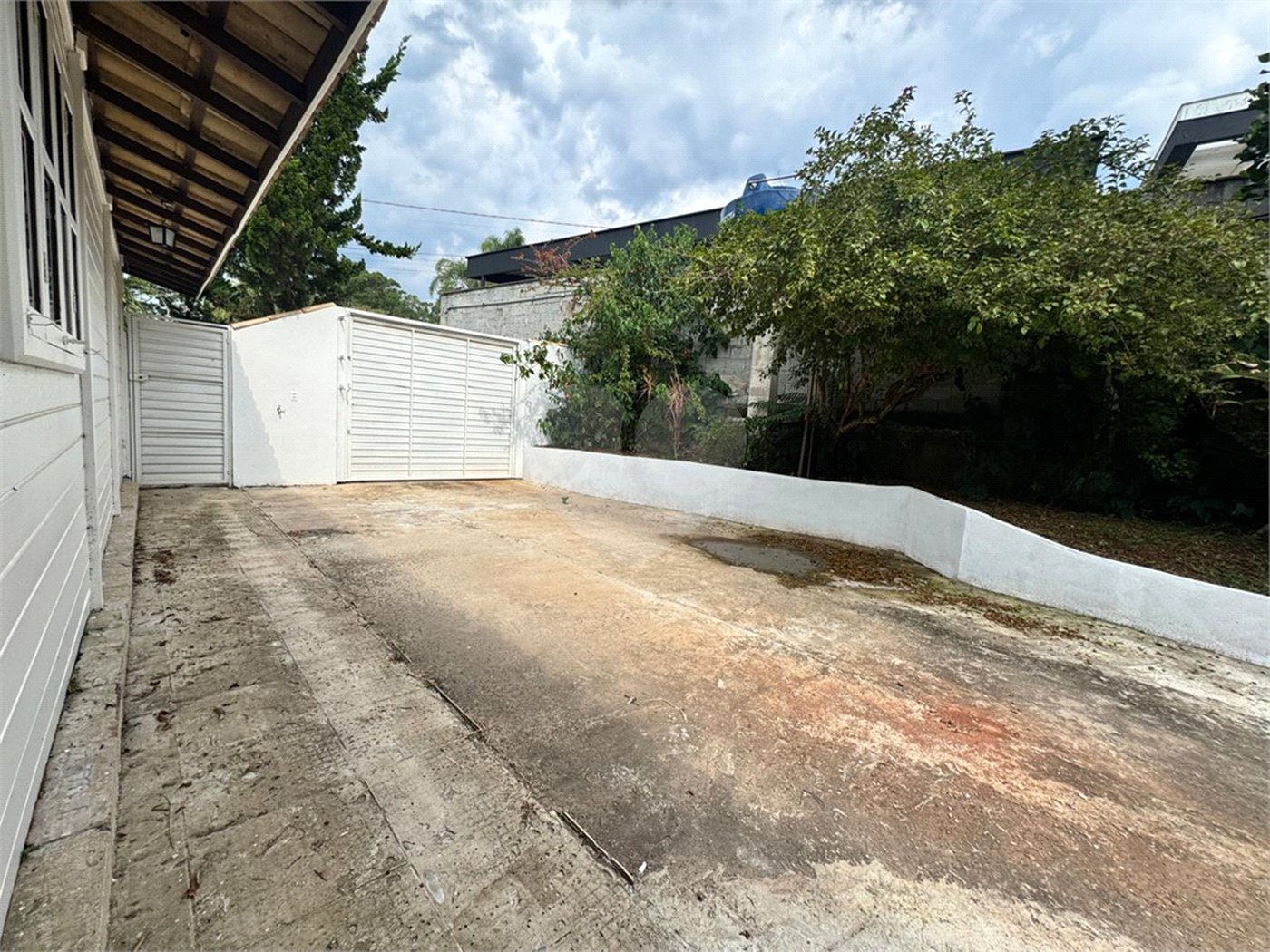 Casa à venda com 5 quartos, sendo 2 suítes, no condomínio Sausalito, Mairiporã - SP