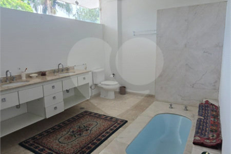 Casa à venda com 4 suítes em Santo Amaro, São Paulo, SP
