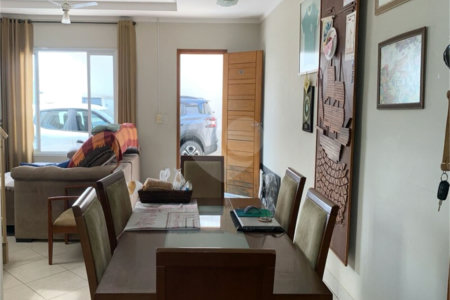 Casa à venda com 3 quartos, sendo 1 suíte, no condomínio Residencial Belle Ville Itaycy, Indaiatuba - SP