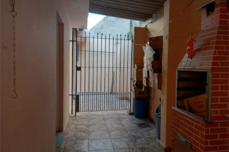 Casa à venda com 3 quartos, sendo 1 suíte,  em Vila Tiradentes, São Paulo, SP