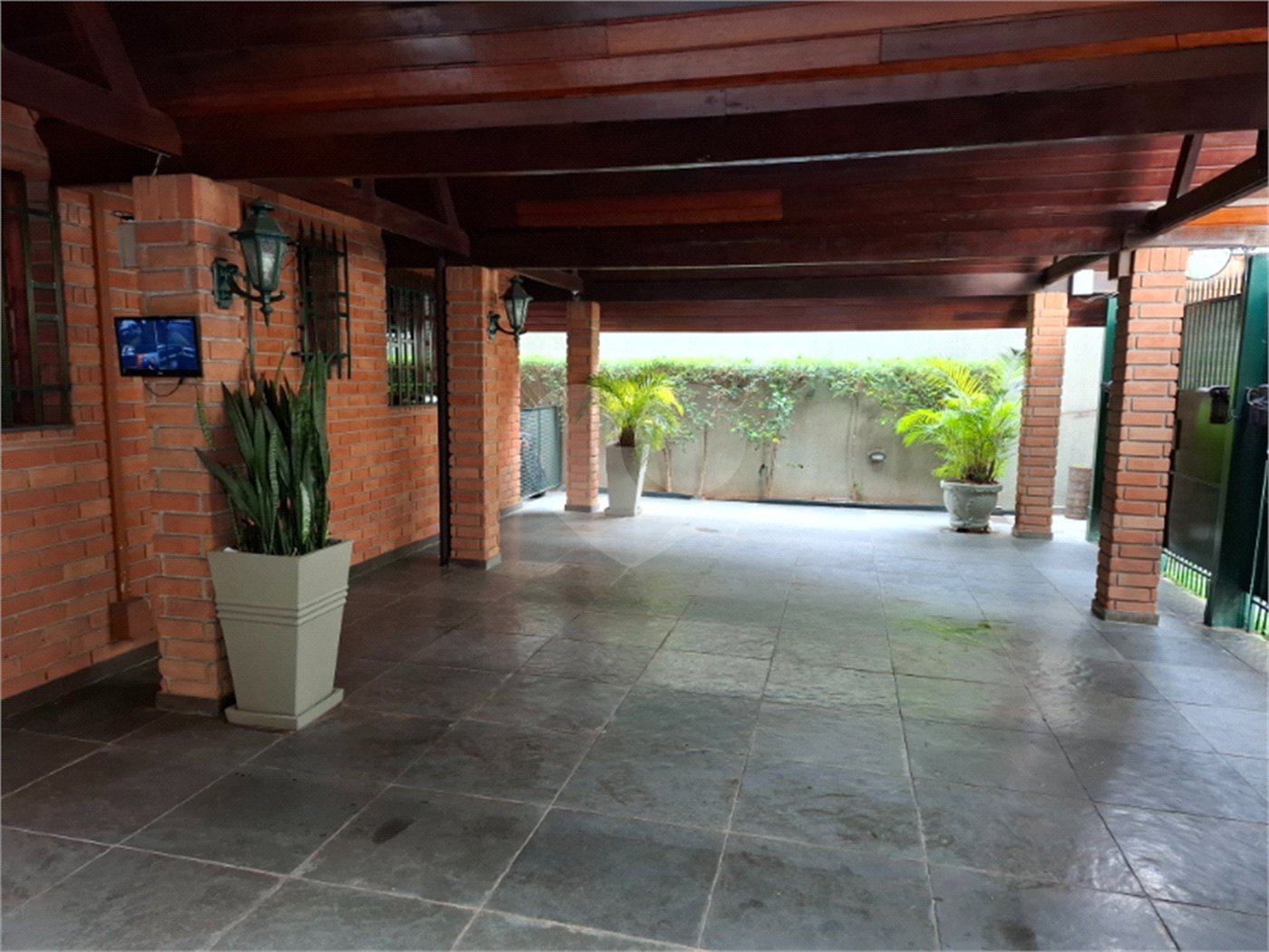 Sobrado à venda com 4 quartos, sendo 2 suítes,  em Jardim Leonor, São Paulo, SP