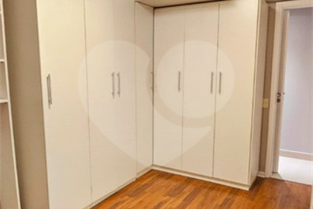 Cobertura à venda com 4 quartos, sendo 3 suítes,  em Cidade São Francisco, São Paulo, SP