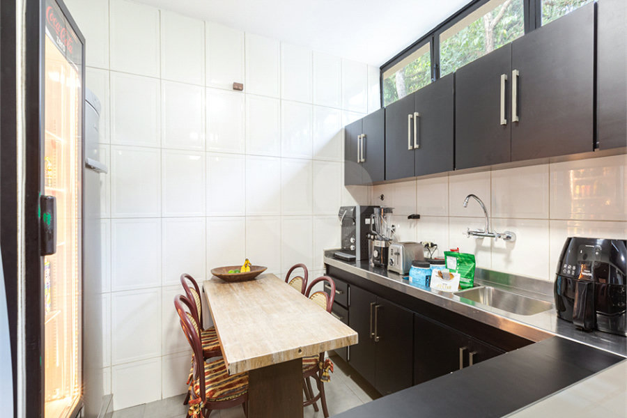 Sobrado à venda com 4 quartos, sendo 3 suítes,  em Jardim Guedala, São Paulo, SP