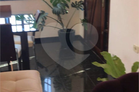 Sobrado à venda com 5 quartos, sendo 1 suíte, em Jardim Marisa, São Paulo, SP